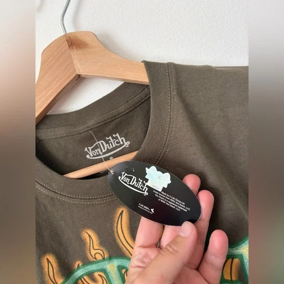 Von Dutch Keep An Eye Out Graphic Tee – Hunter Green – Size Medium – NWT - Picture 3 of 6